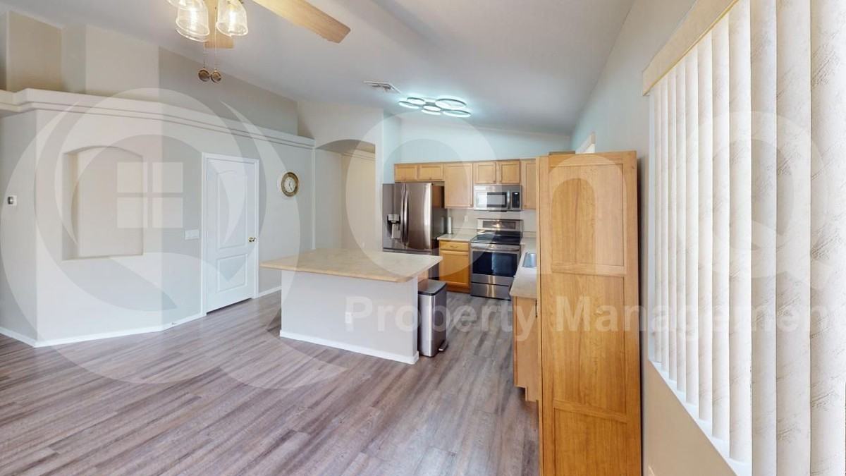 577 W Lucky Penny Pl - Photo 4 of 22