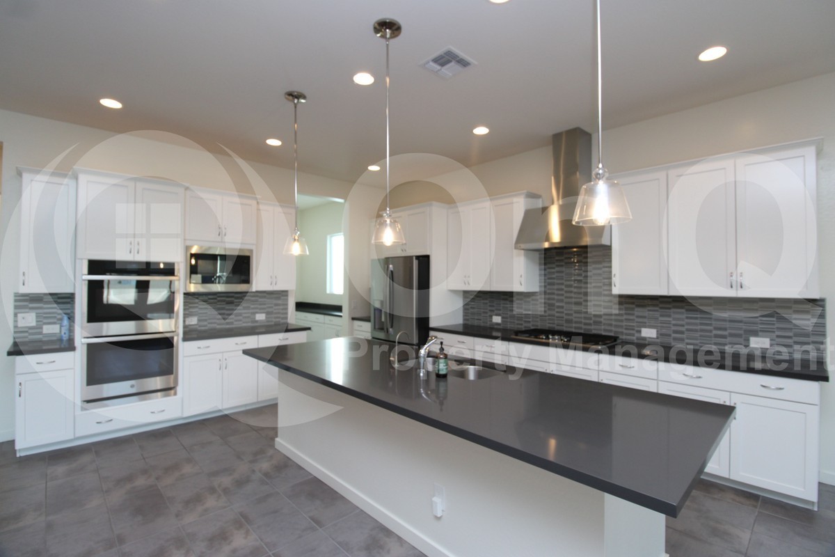 1222 E La Mirada Dr - Photo 3 of 39