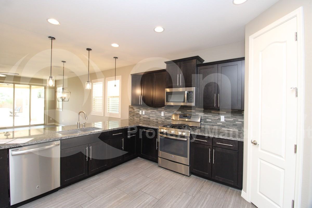 21950 N 100th Ave - Photo 3 of 20