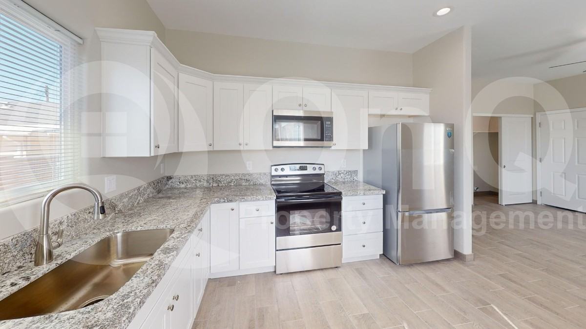 430 E Wilcox Ln #2 - Photo 4 of 13