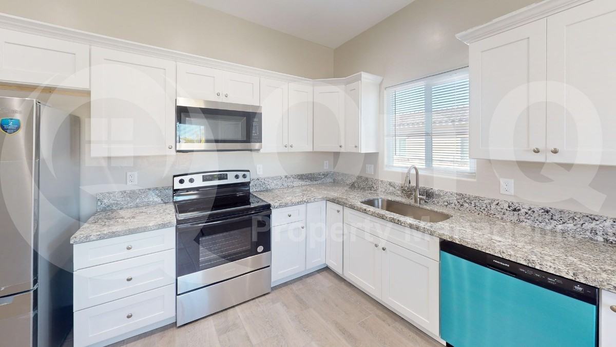 442 E Wilcox Ln #1 - Photo 4 of 19