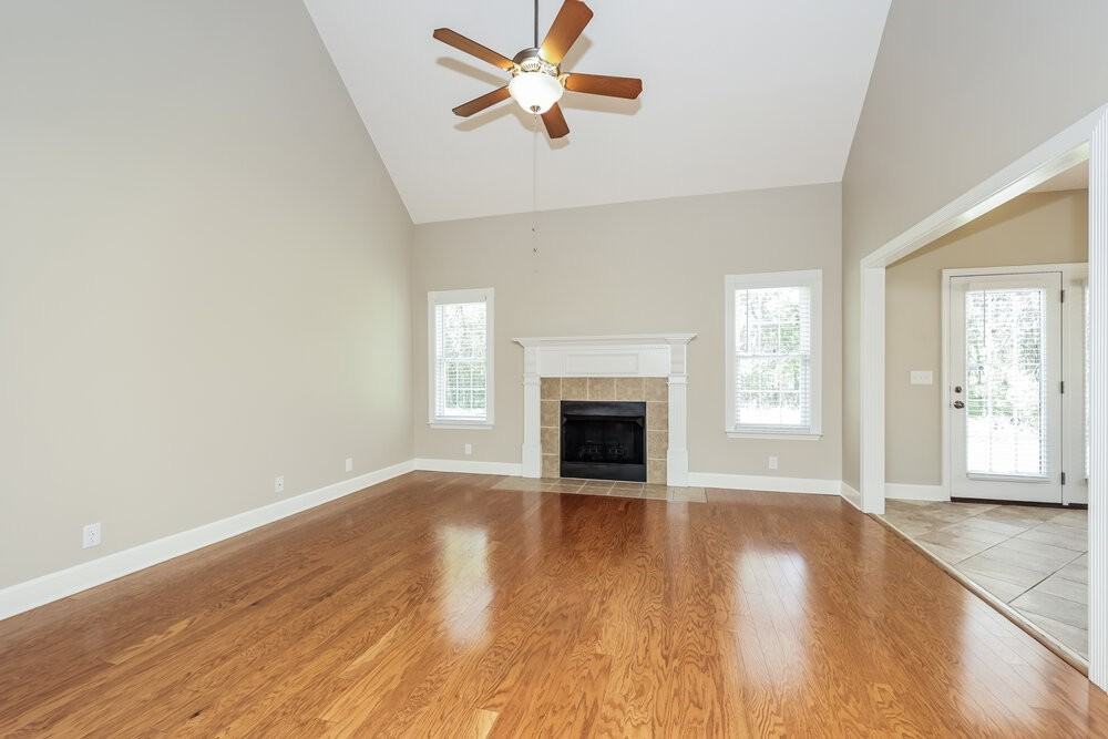 2737 Portside Ct - Photo 4 of 17