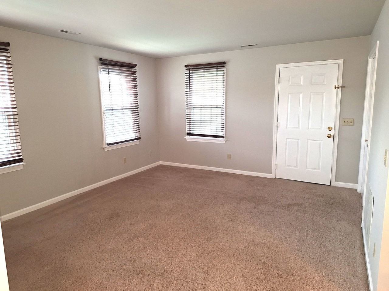 708 S Henry St #7 - Photo 5 of 24