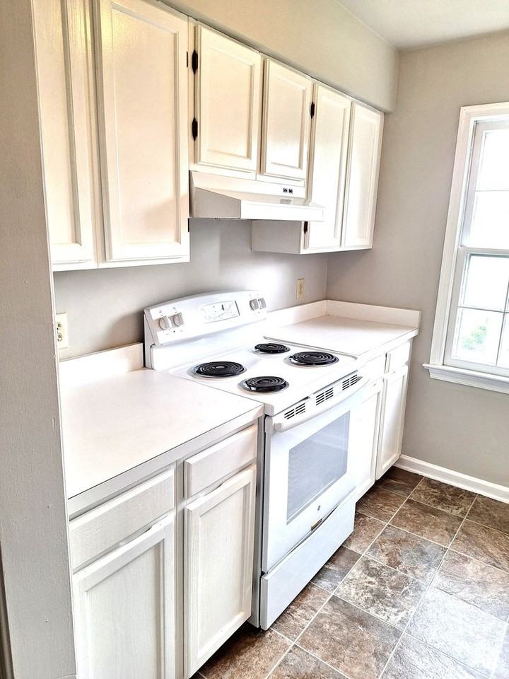 708 S Henry St #7 - Photo 7 of 24