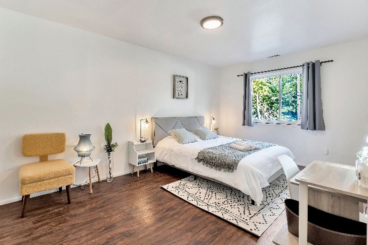 MARGO MANOR-1250 - Photo 4 of 12