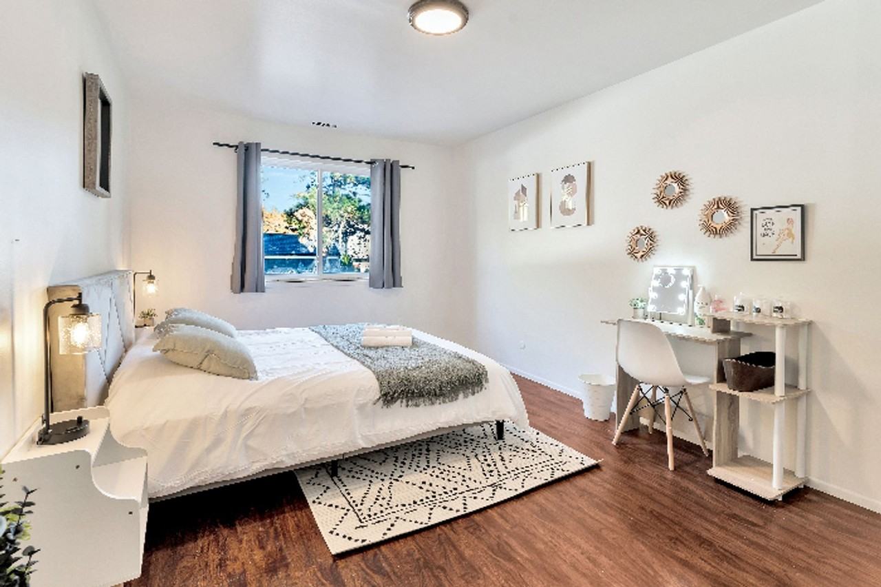 MARGO MANOR-1250 - Photo 6 of 12