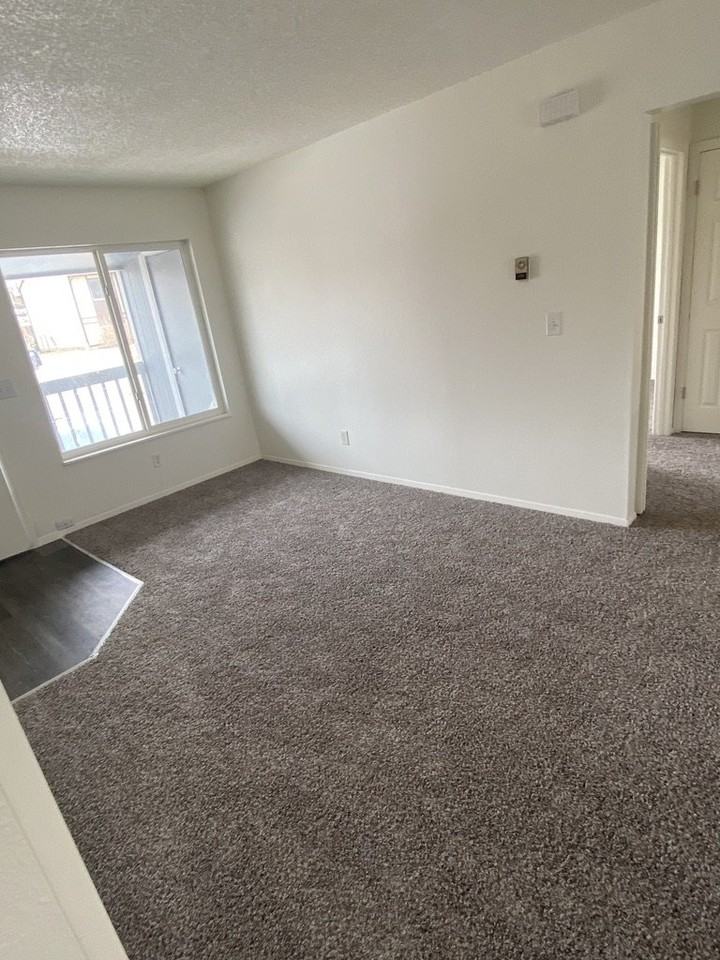 865 Hathaway Dr Apt D - Photo 2 of 25