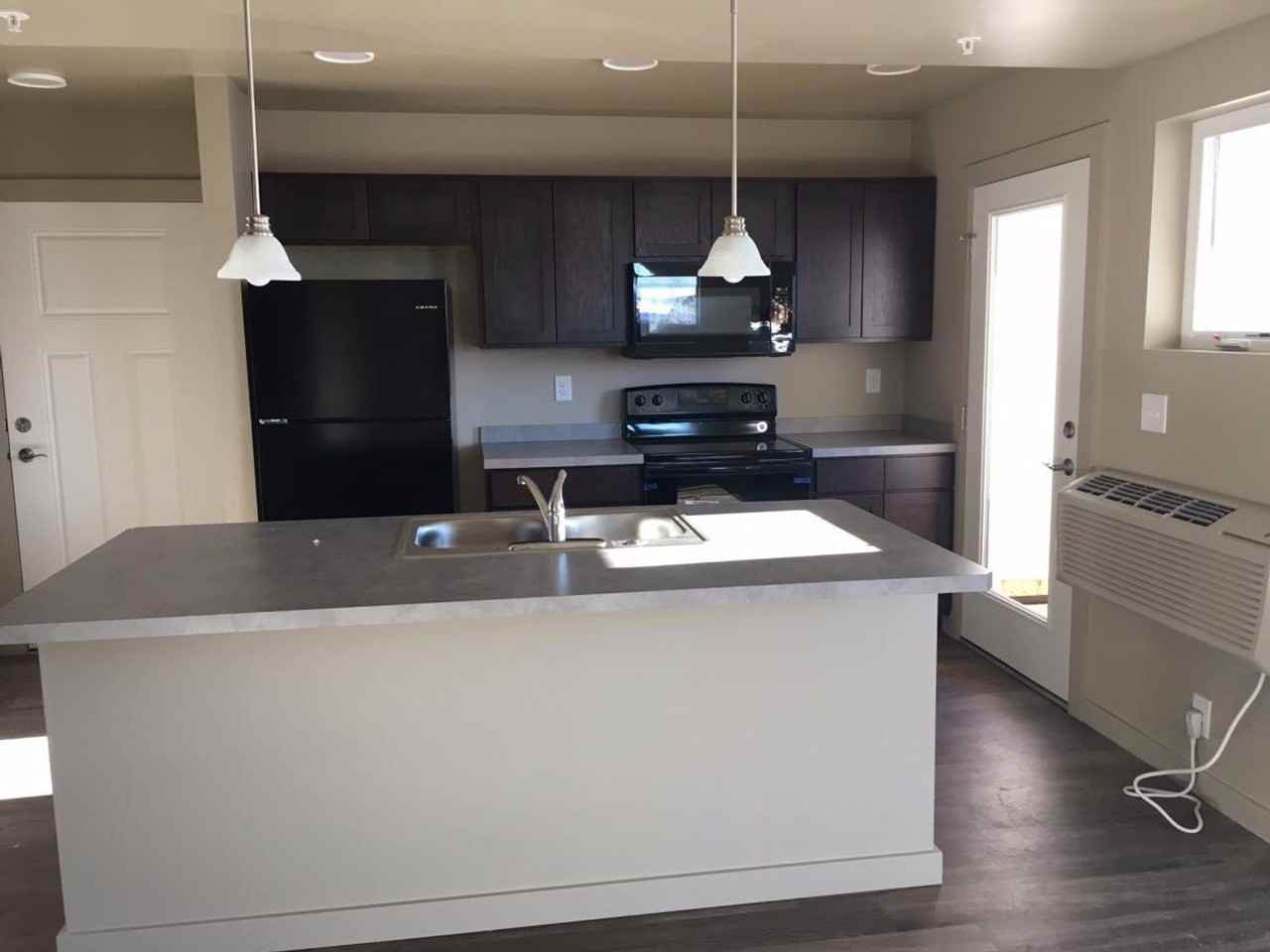 4845 Golden Gate Ave - Photo 3 of 50