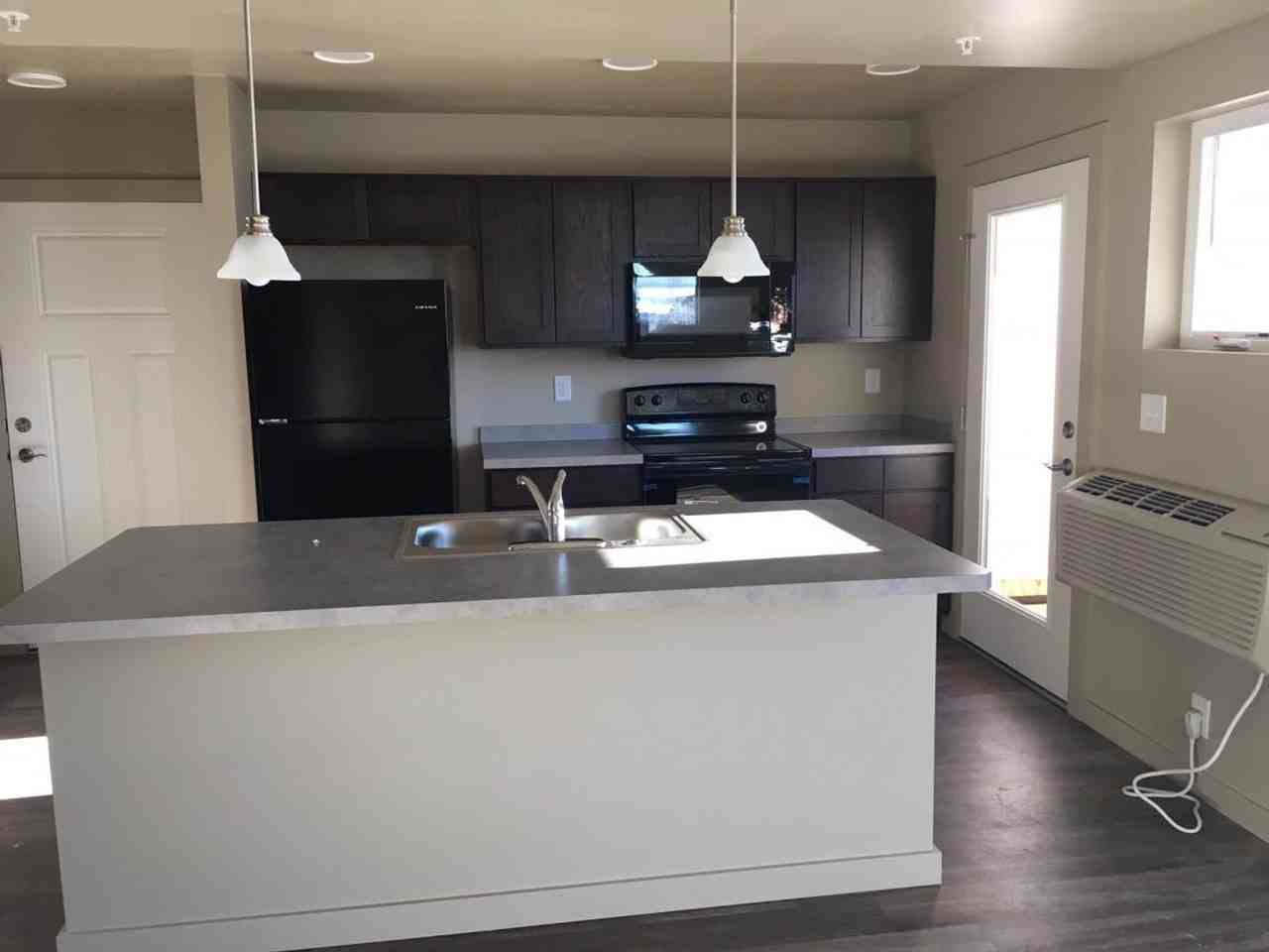 4845 Golden Gate Ave - Photo 4 of 11