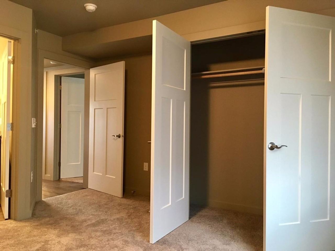 4845 Golden Gate Ave - Photo 5 of 11