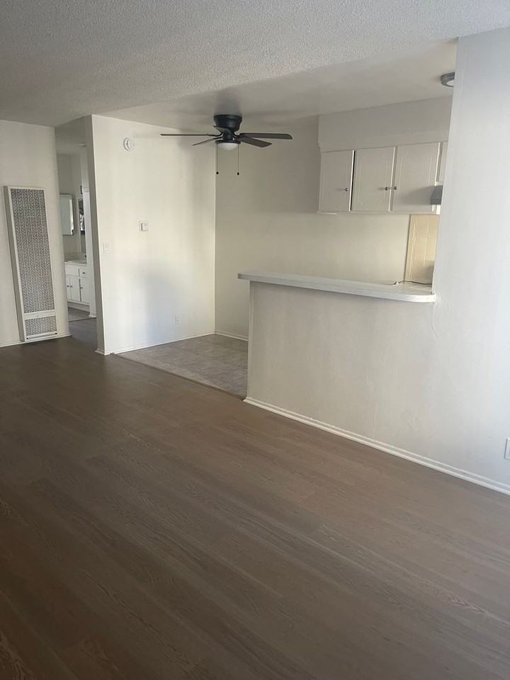 Riviera - Photo 7 of 14