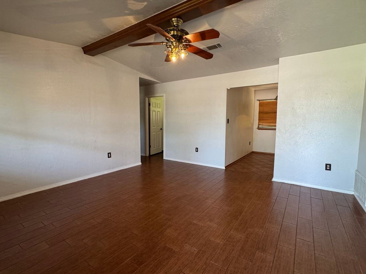4823 Se Tattershall Way - Photo 2 of 12