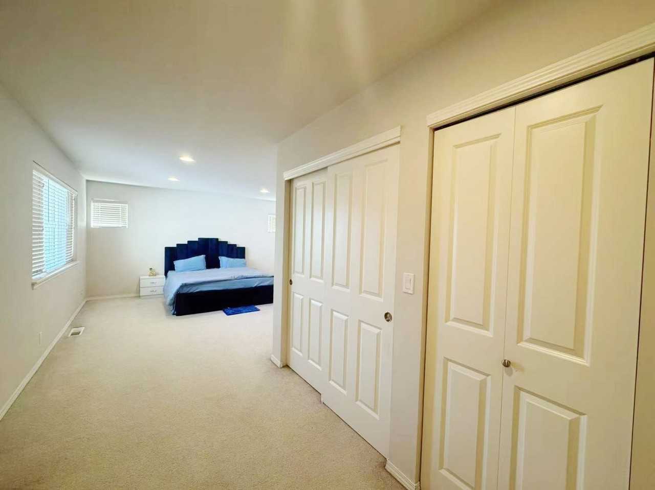 18949 Ne 68th St - Photo 2 of 13