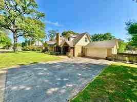 featured image of 802 Hamvasy Ln
