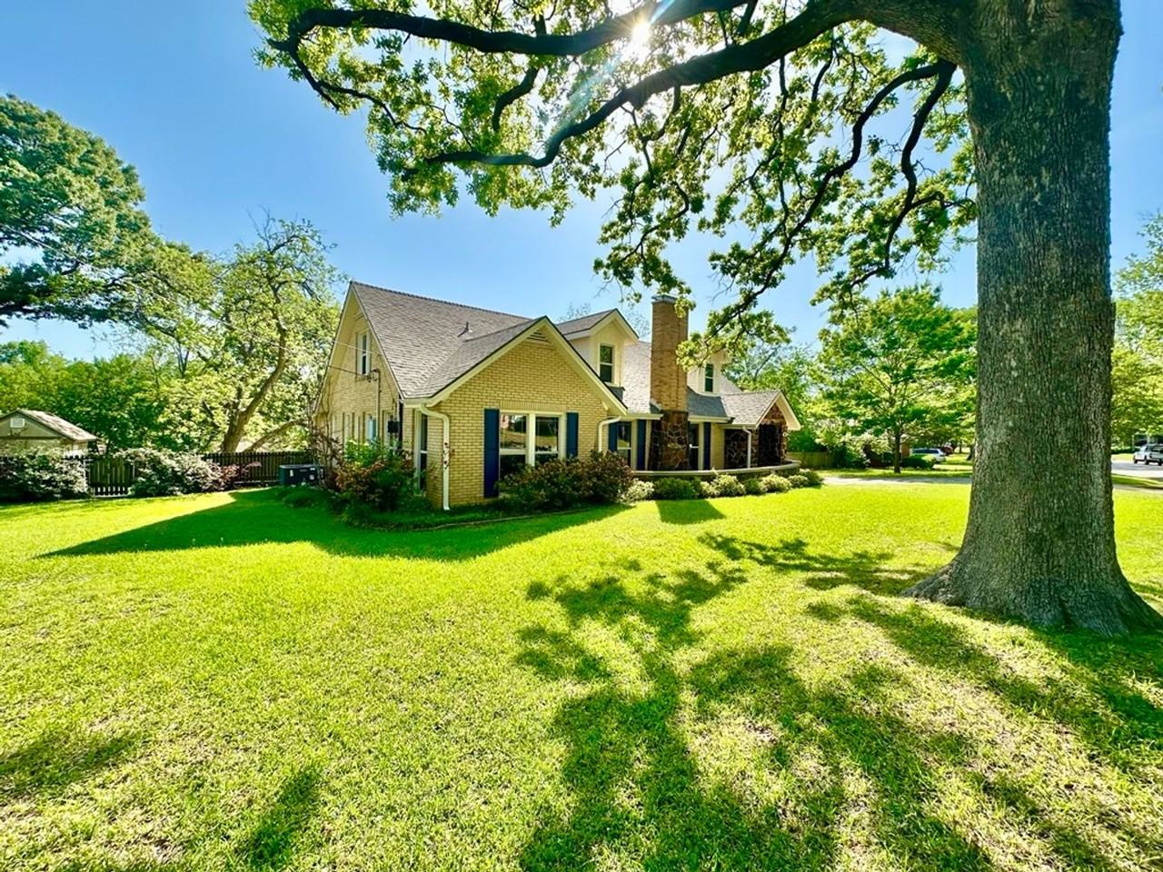 802 Hamvasy Ln - Photo 2 of 50