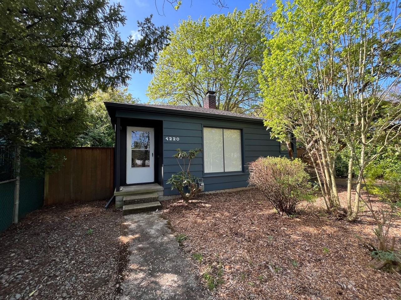 4220 Se Ramona St - Photo 4 of 33