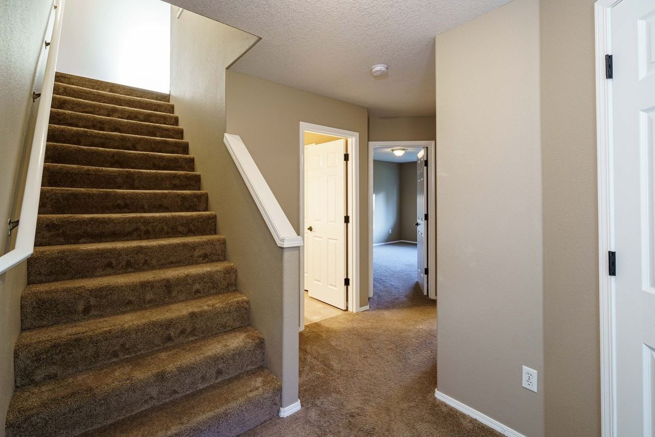 1926 Se 11th Ave - Photo 3 of 27