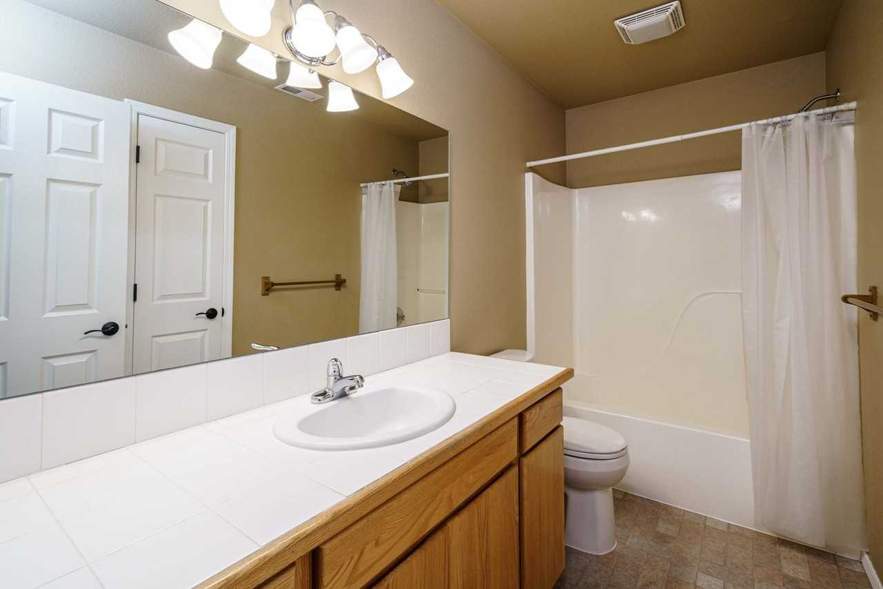 1926 Se 11th Ave - Photo 5 of 27