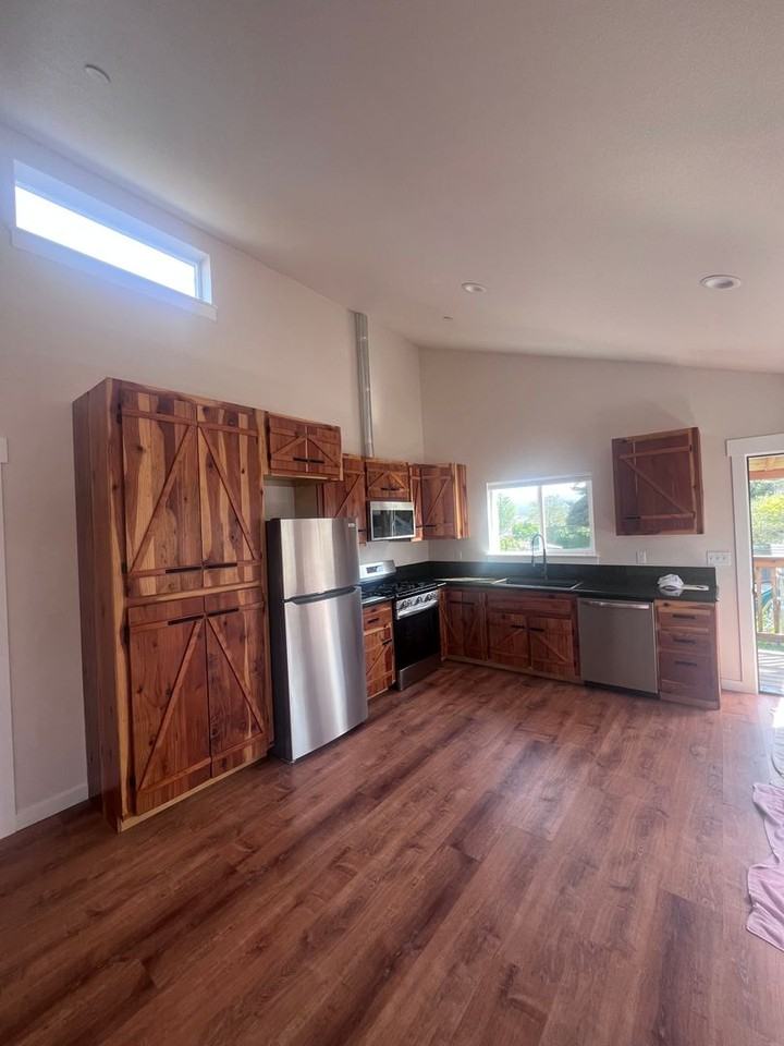 1809 Caroline Ave - Photo 7 of 28