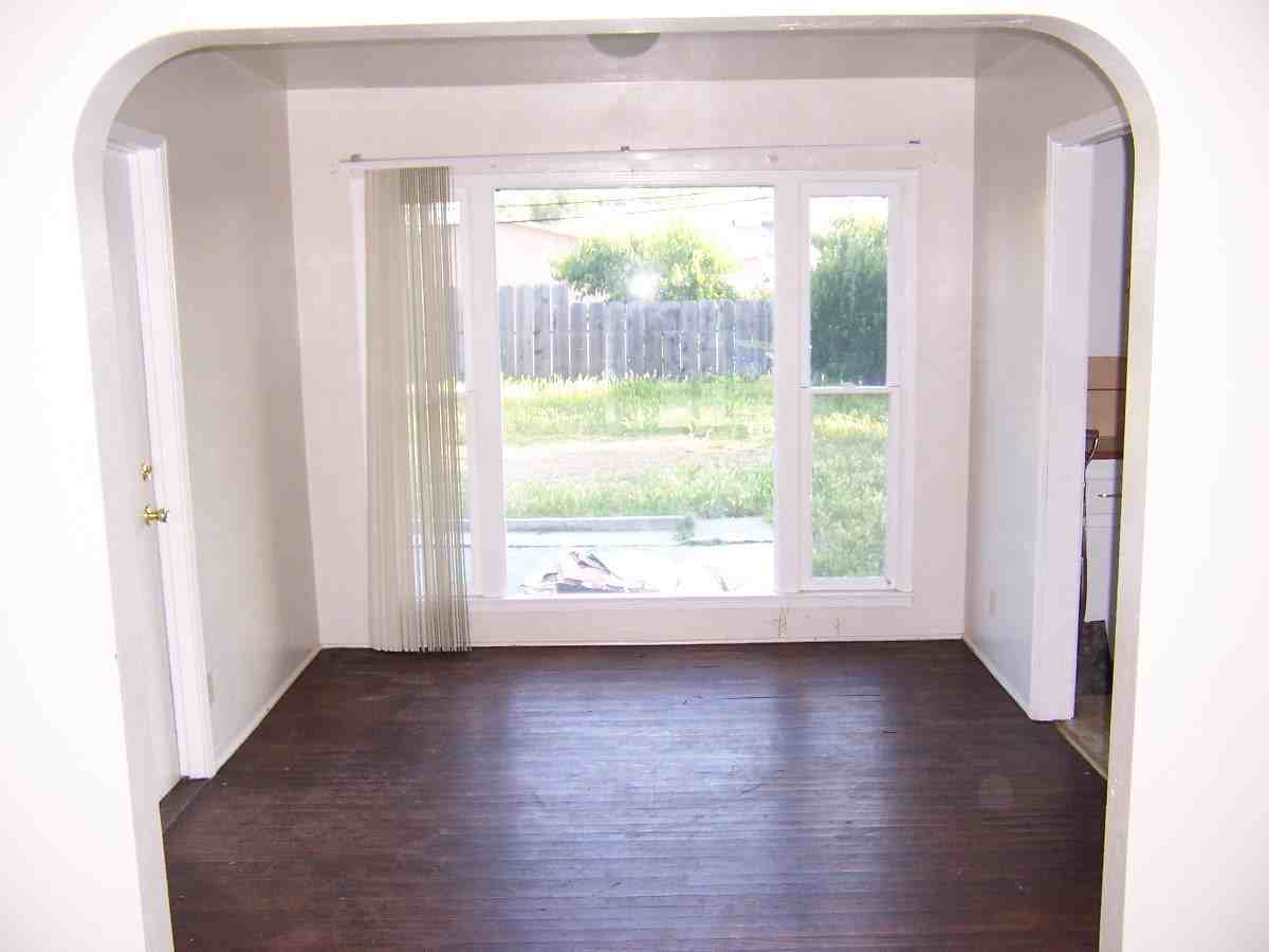 456 Drakeley Ave - Photo 7 of 21