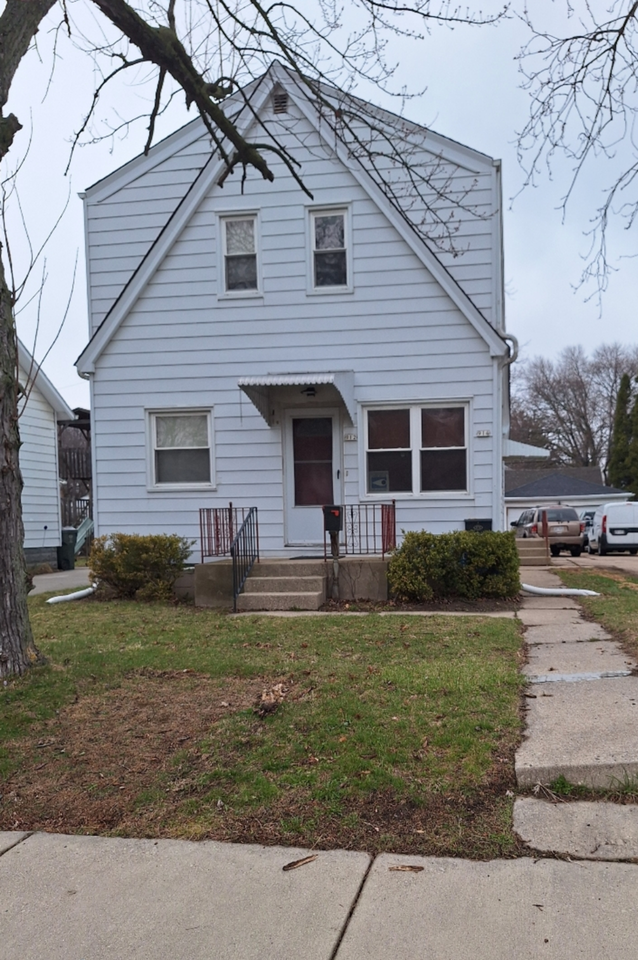 912 W Glendale Ave - Photo 2 of 2