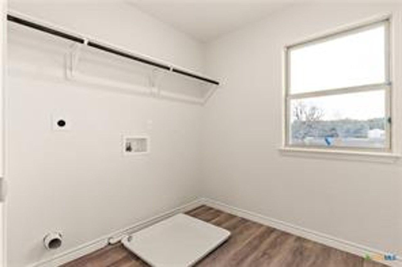 3402 Abraham Dr - Photo 4 of 27