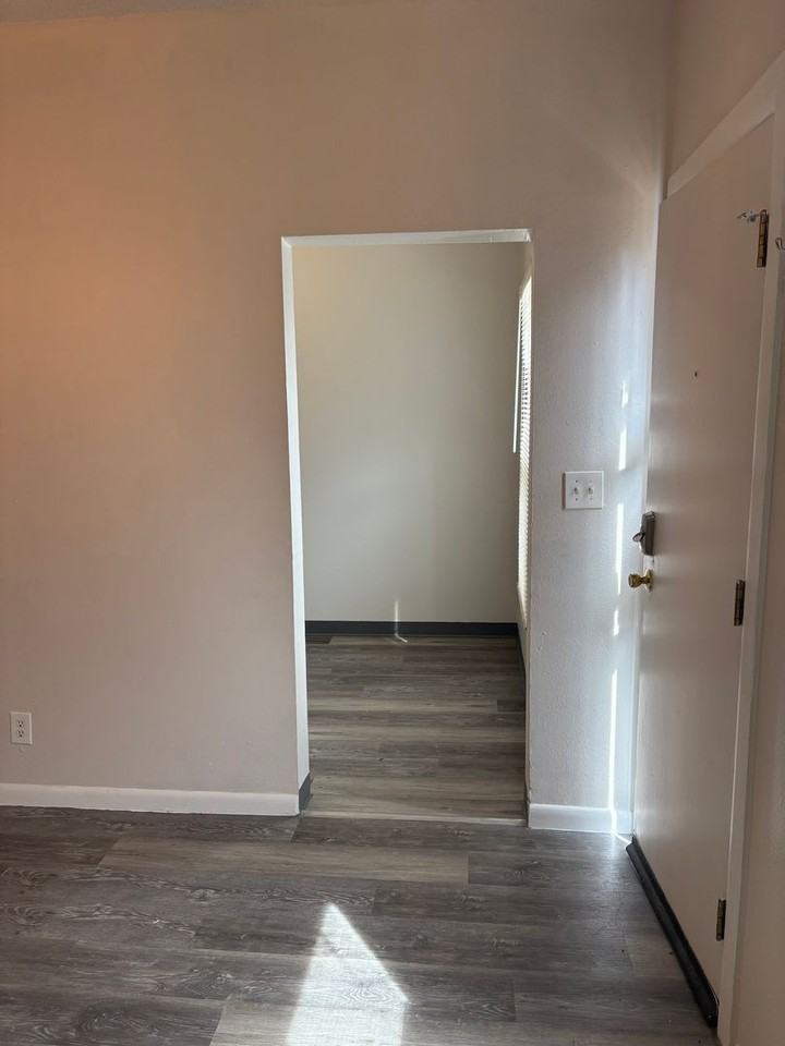 1822 8th Ave #2 - Photo 4 of 25