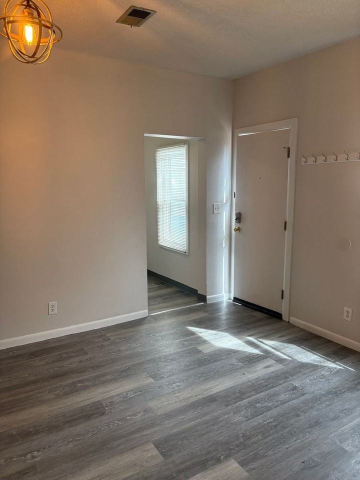 1822 8th Ave #2 - Photo 7 of 25