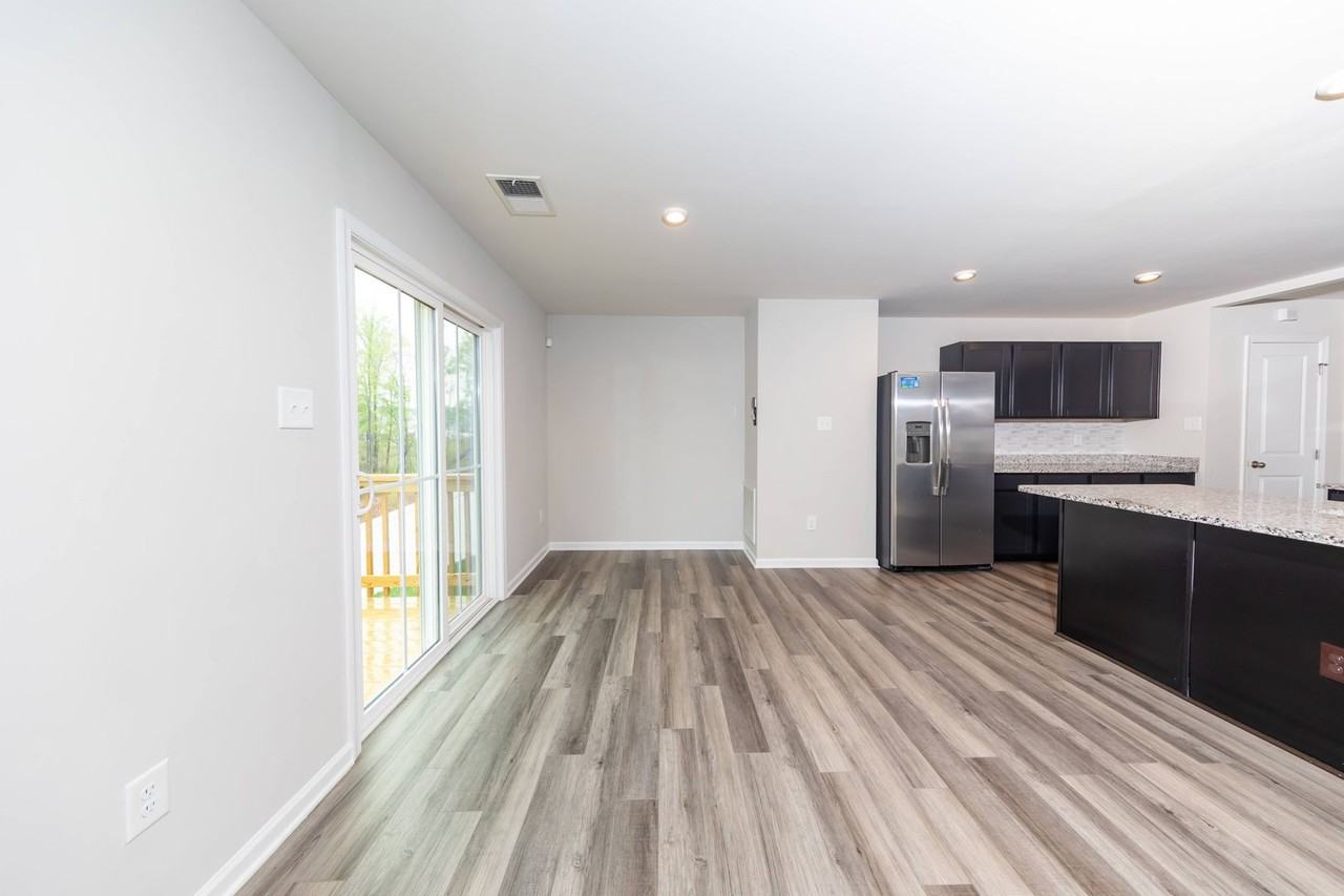 1005 Marquis Pkwy - Photo 4 of 13