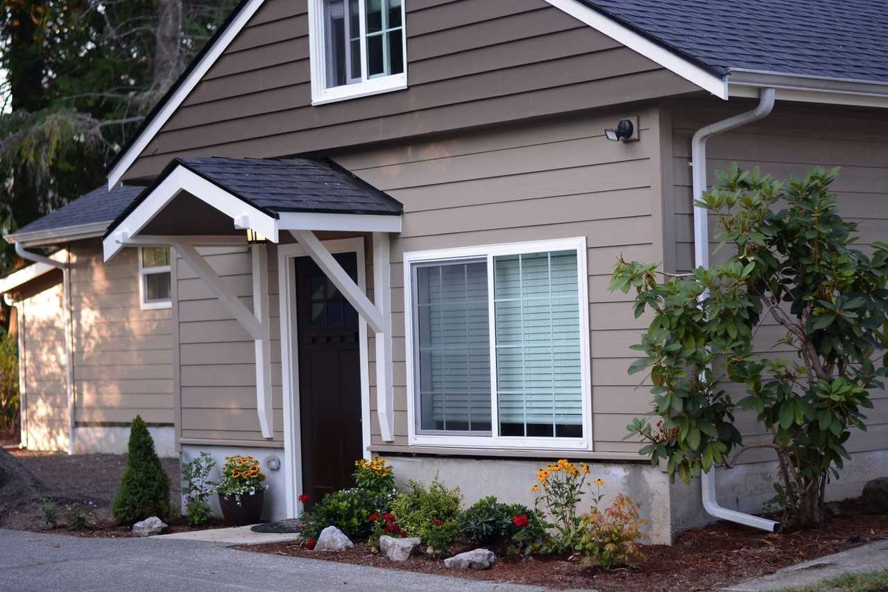 382 Shallow Shore Rd - Photo 2 of 33