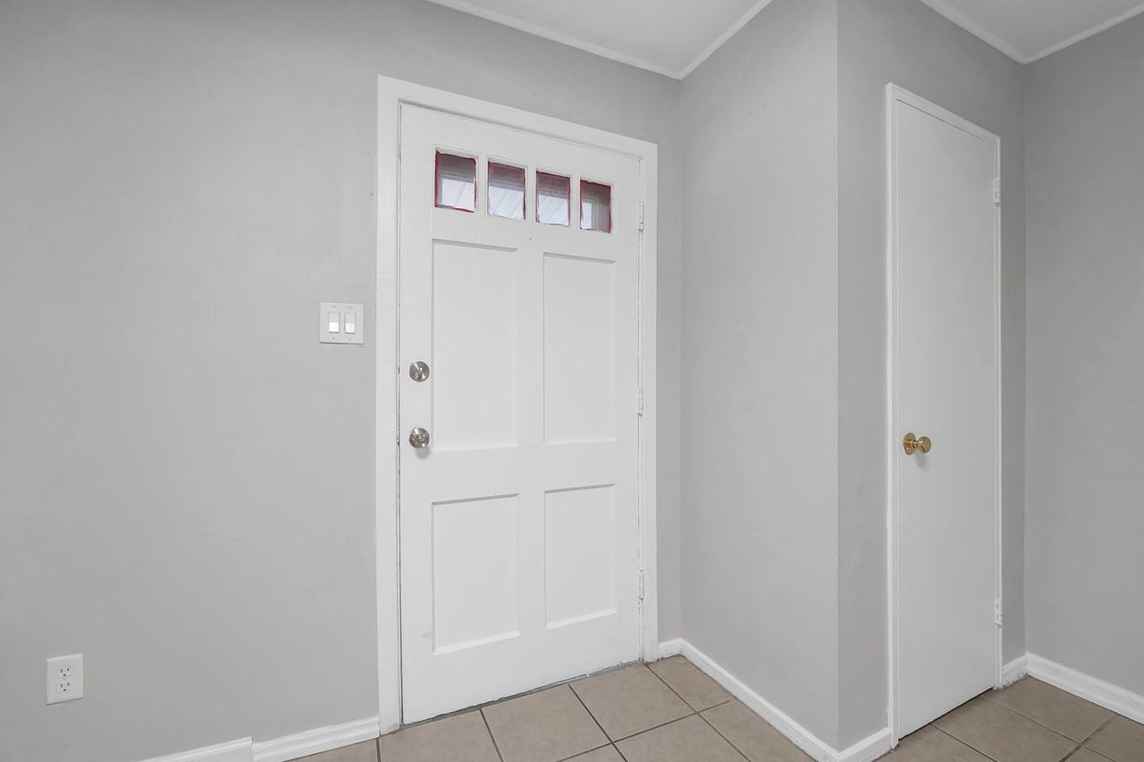 845 Exeter Rd - Photo 3 of 28
