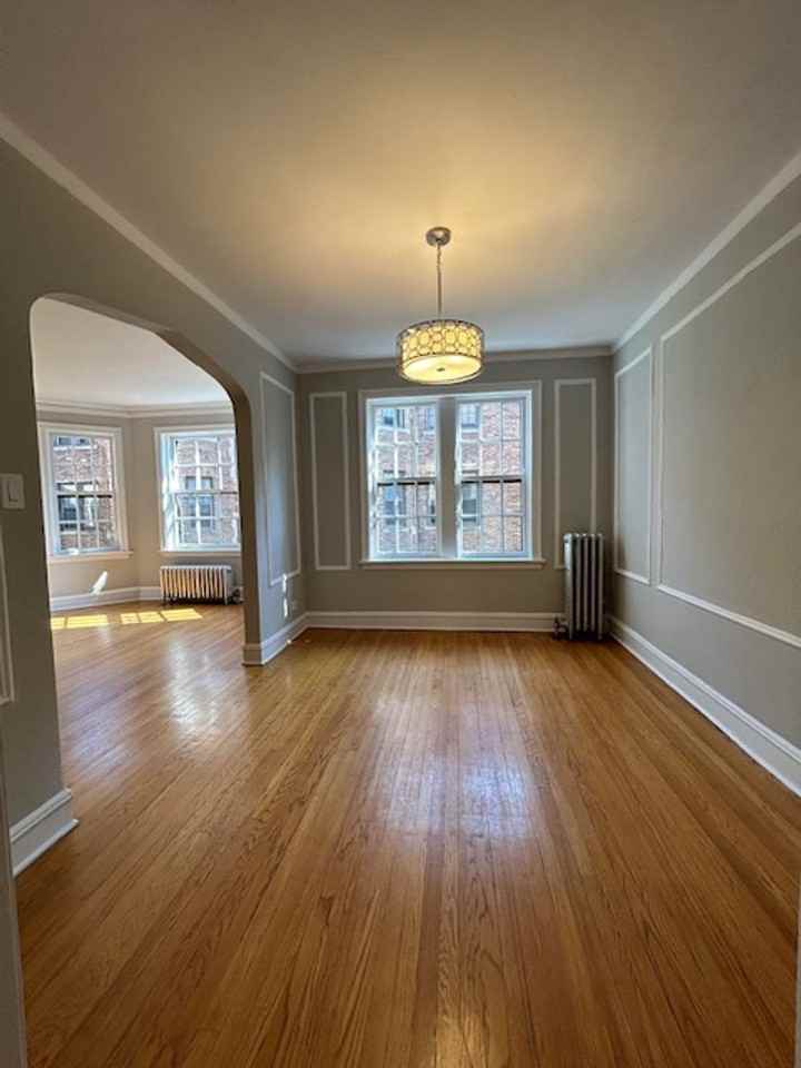 4881 N Paulina St #2B - Photo 3 of 9