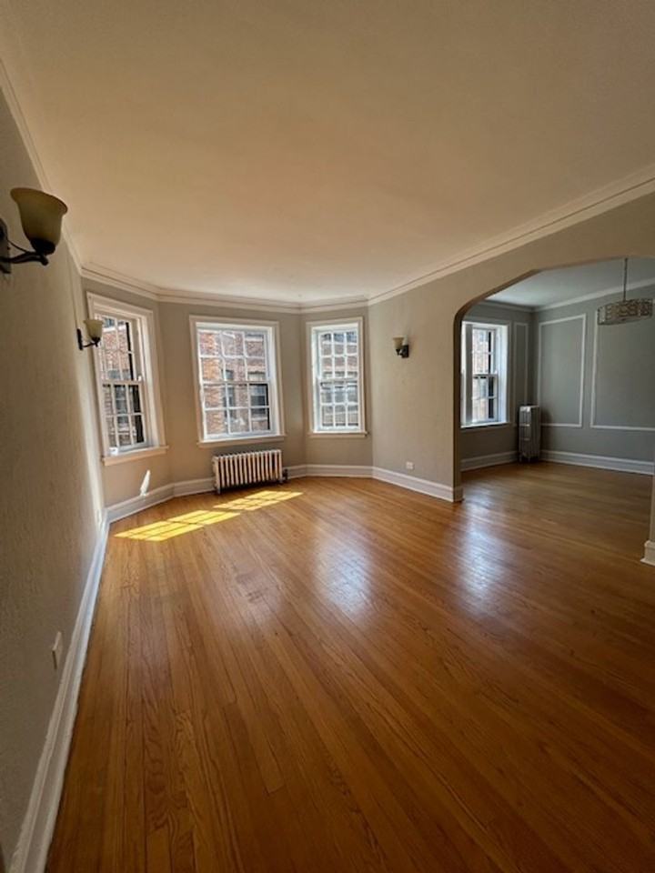 4881 N Paulina St #2B - Photo 5 of 9