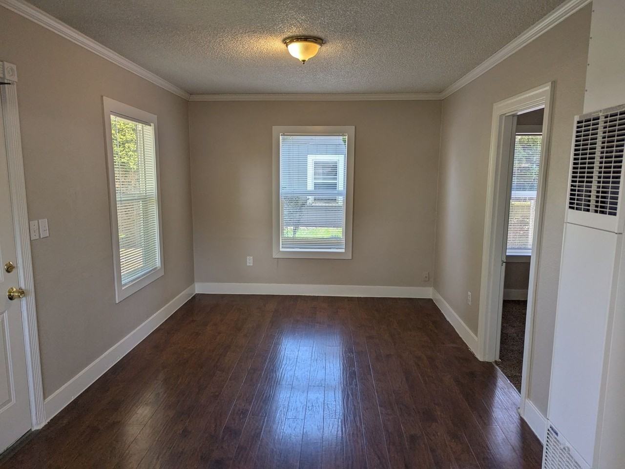 840 Marks Dr Ne - Photo 4 of 17