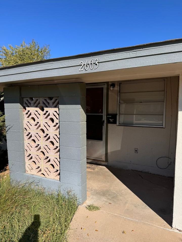 2603 W Alameda St - Photo 2 of 4