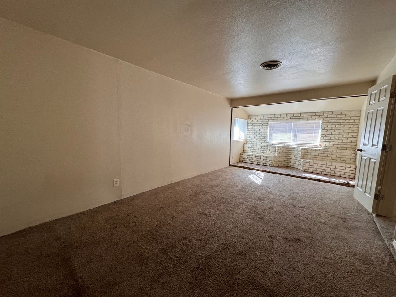 2603 W Alameda St - Photo 3 of 4