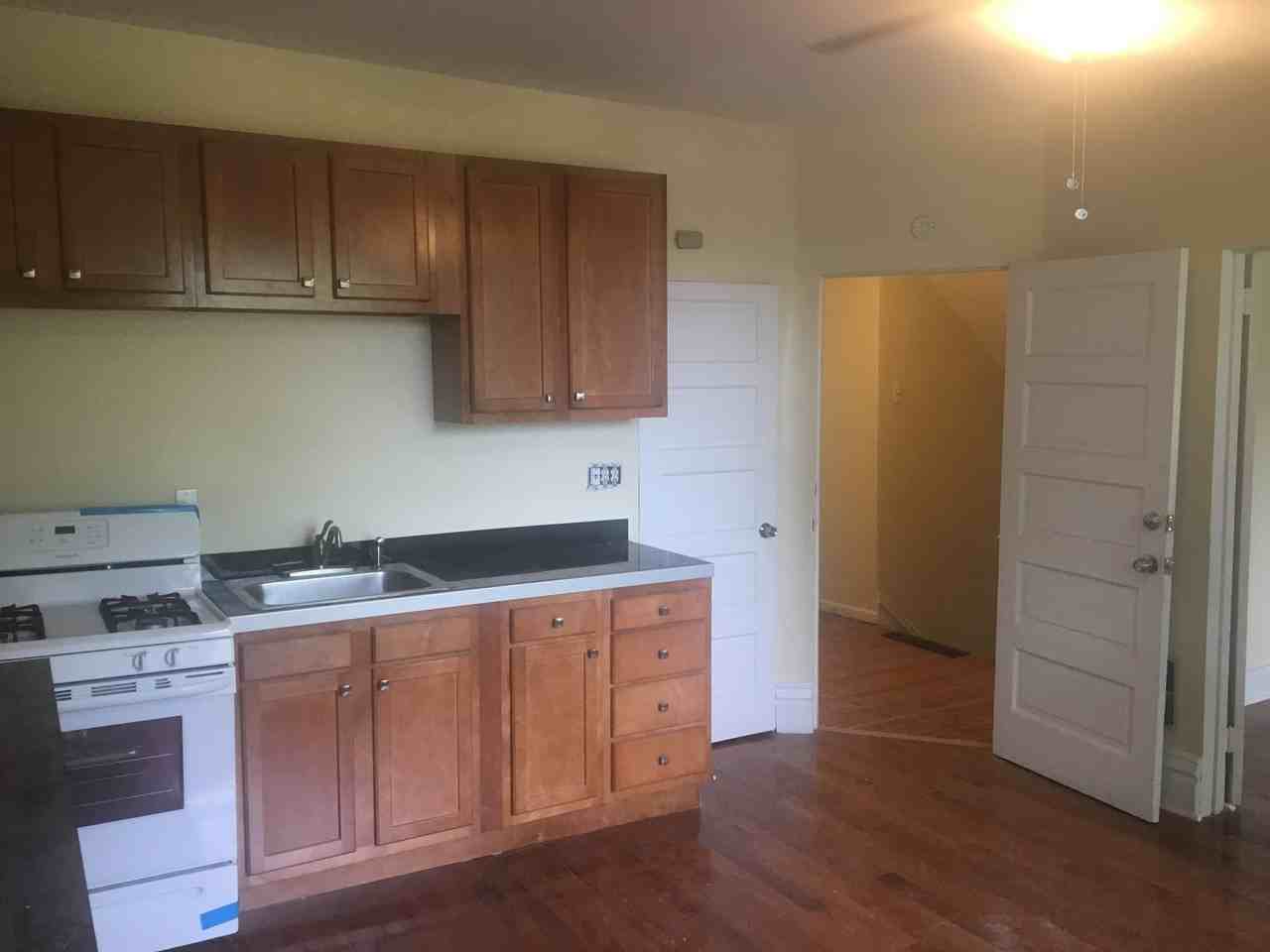 721 Chislett St - Photo 2 of 9