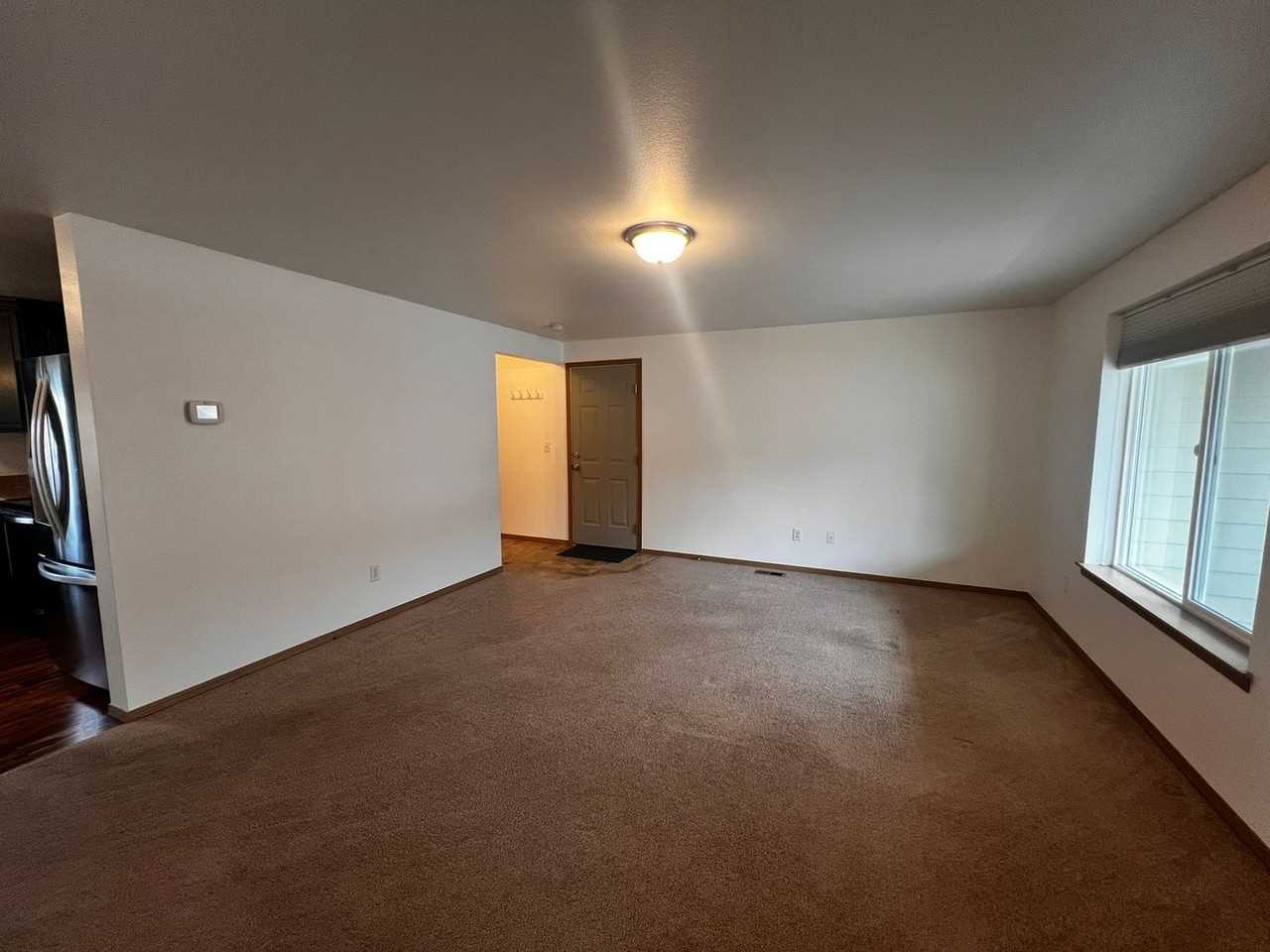 1185 Se Chinookan Dr - Photo 2 of 39