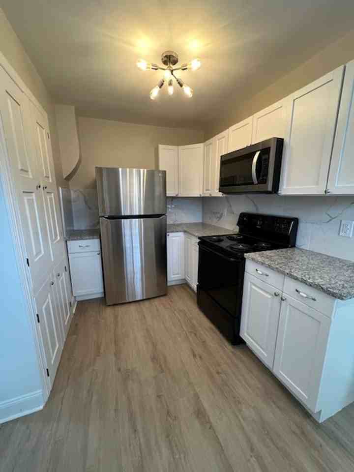 814 South St - Photo 7 of 22