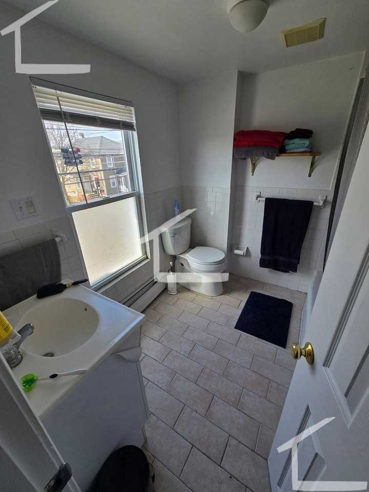 63 Summer St - Photo 7 of 9