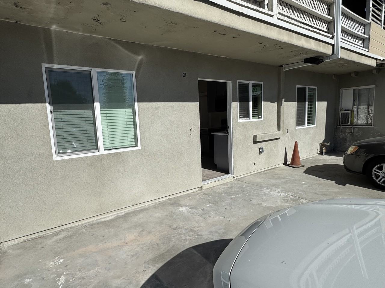 921 E 6th St #911 - Photo 4 of 32