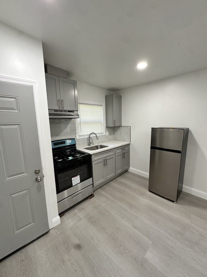 1532 Woolsey St #NA - Photo 2 of 8