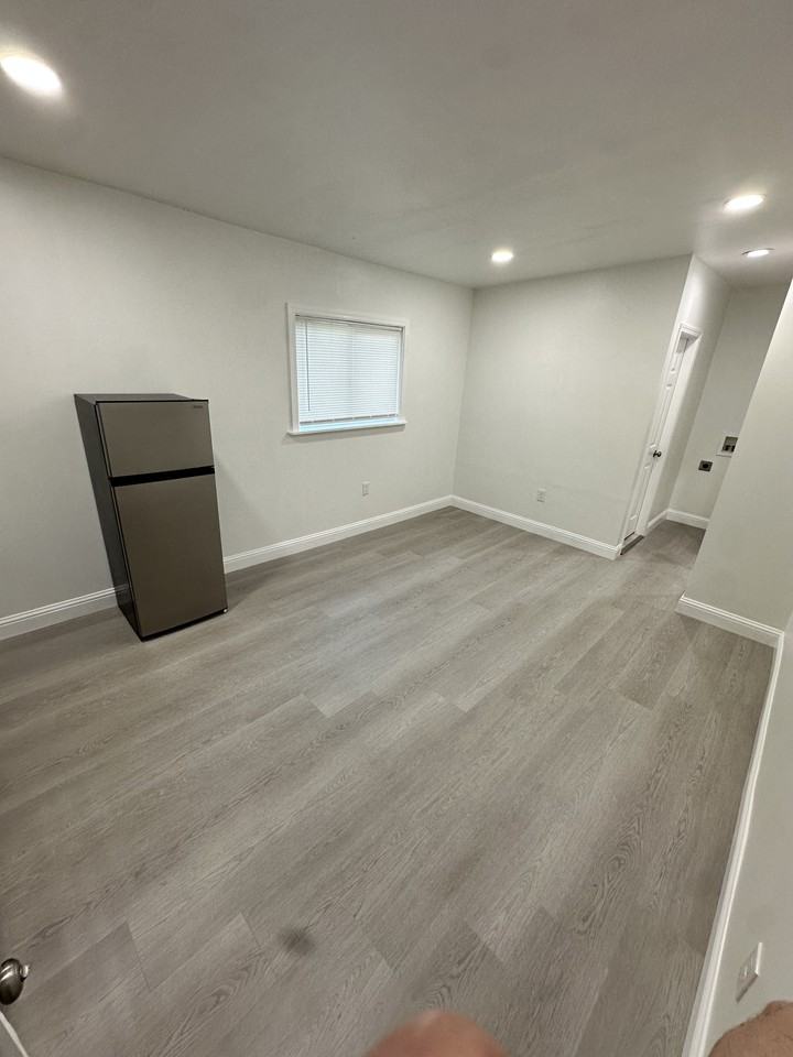 1532 Woolsey St #NA - Photo 3 of 8