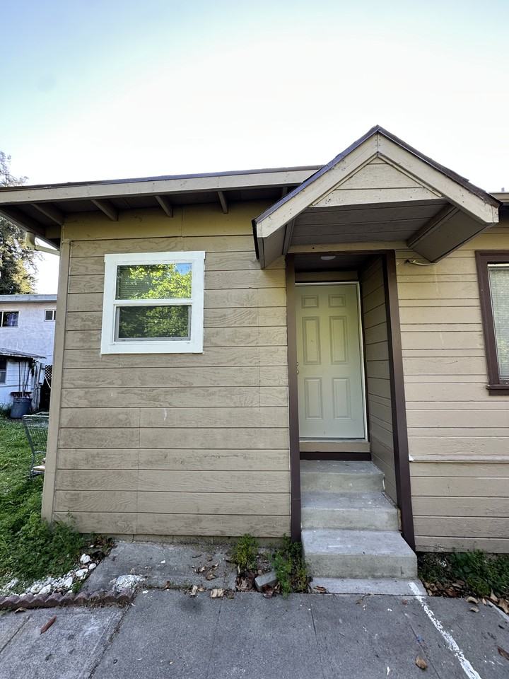 1532 Woolsey St #NA - Photo 7 of 8