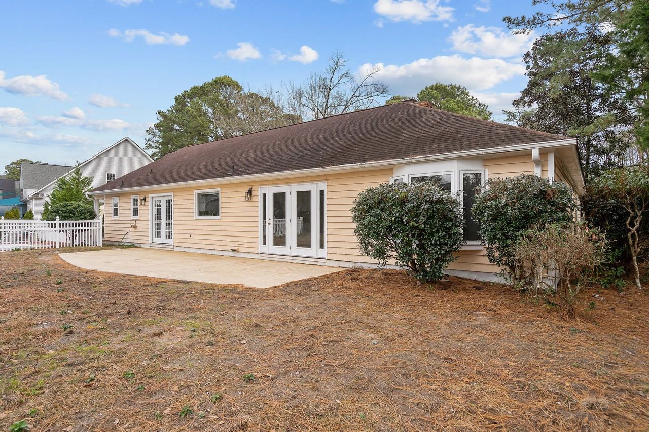 320 Embassy Cir #NA - Photo 3 of 50