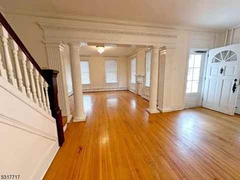 32 Green St #32 - Photo 2 of 17