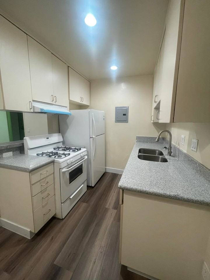 260 S Avenue 50 #212 - Photo 2 of 8