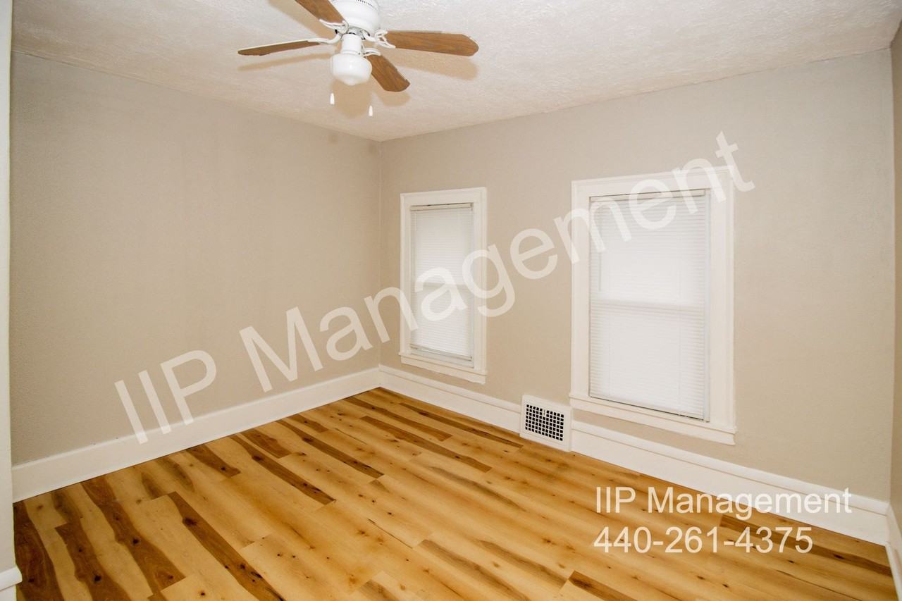 579 Broadway Avenue #3 - Photo 4 of 12