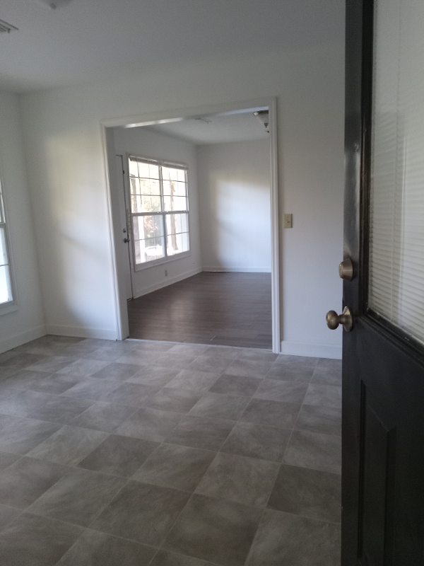 130 Lake Ave - Photo 2 of 11