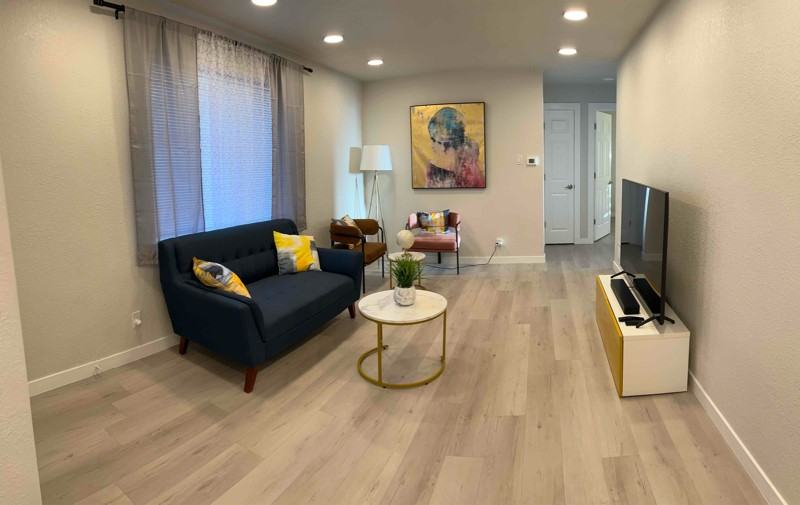 2761 N Clayton St - Photo 2 of 15